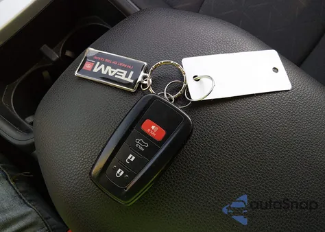 2025 Toyota Rav4 Xle z USA, uszkodzony, nr VIN 2T3P1RFV5SW563501